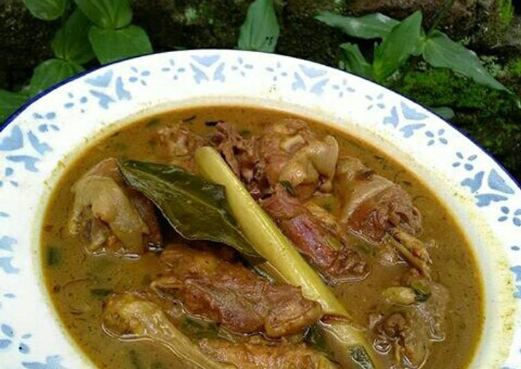 Ayam kampung masak semur
