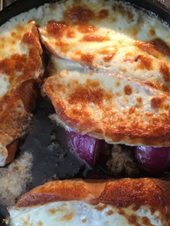 A picture of California Farm Red Onion Soup.