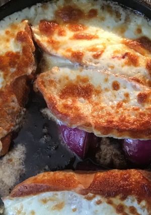 A picture of California Farm Red Onion Soup.