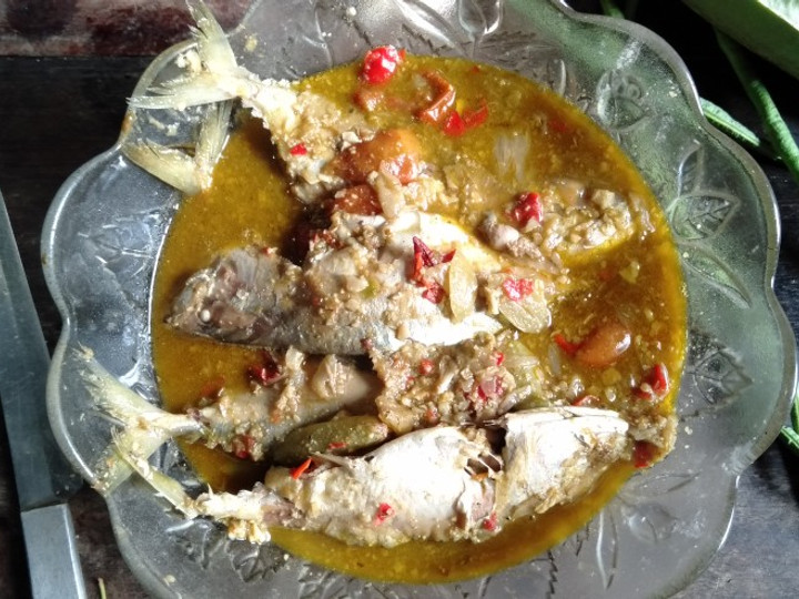 Cara Gampang Menyiapkan Ikan Kembung bumbu Rujak yang Enak
