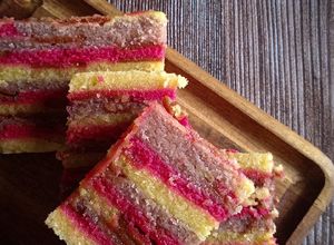 Gambar Kek Lapis Asam Manis (Sarawak)