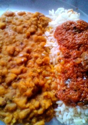 A picture of Ocean Porridge Beans and Curry Stew Rice.