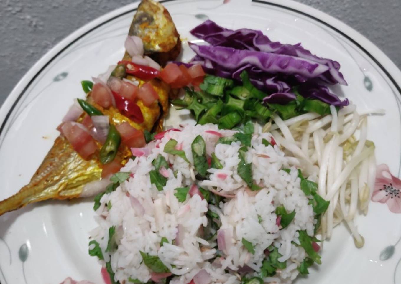 Nasi Ulam Polos dan Ikan Goreng (Makan Murni)