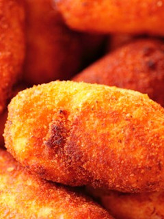 Una foto de Croquetas cebolla y huevo cocido