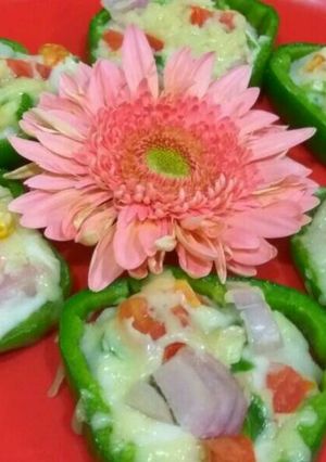 A picture of Cheese Capsicum uttapam.
