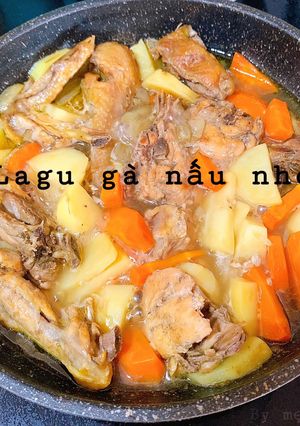 Hình của món Lagu gà nấu nho.