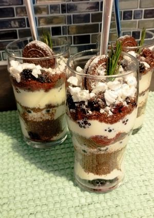 Áfonyás, szedres pohár desszert gluténmentesen recept fotója