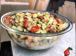 Una foto de Ensalada de Garbanzos