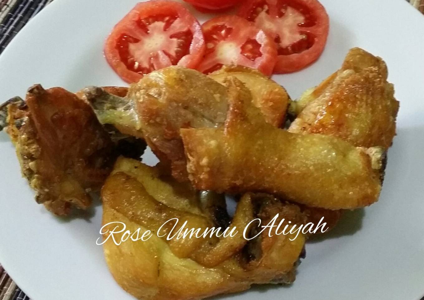 Ayam goreng ungkep bumbu kuning