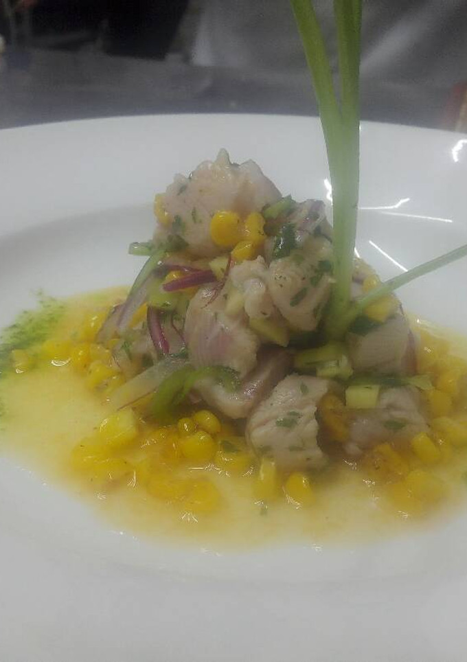 Una foto de Ceviche con maracuyá