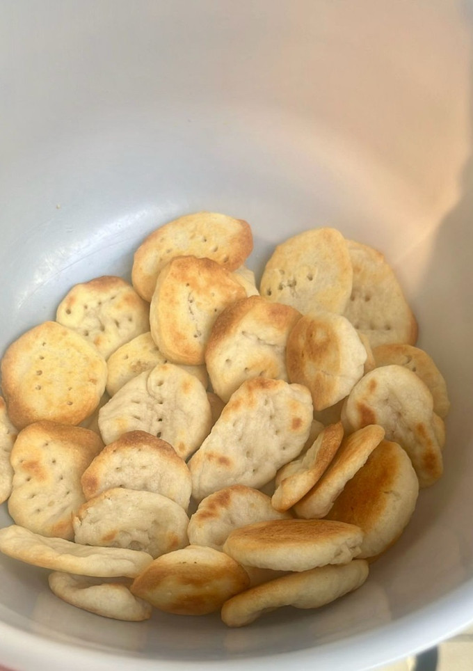 Una foto de Bizcochitos para el mate súper fáciles
