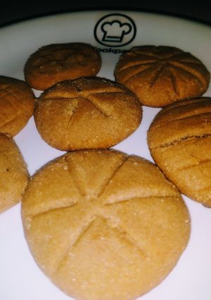 A picture of Wheat flour biscuits (without oven).