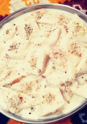 A picture of Bread malai/shahi tukda.