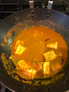 A picture of Matar Paneer.