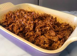 Una foto de Pulled pork barbecue al horno (cerdo desmenuzado estilo gringo)