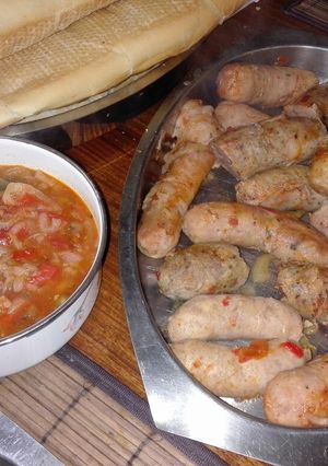 Una foto de Chorizos a la pomarola