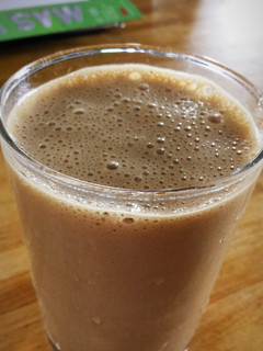 Una foto de Batido de soja de café y plátano