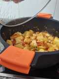 Guiso de patatas con bacalao y choco