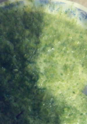 A picture of Mint chutney.