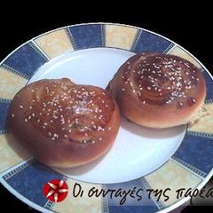 A picture of Raisin rolls.