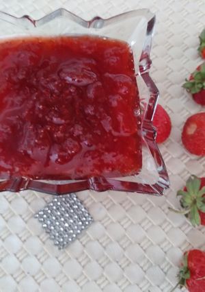 عکسی از دستور مربای توت فرنگی خوش رنگ 😍😍