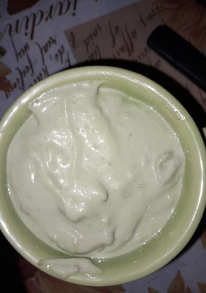 Una foto de Mayonesa de palta 🥑💚