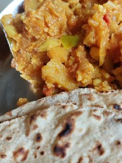 गोभी आलू की सब्जी(gobhi aloo ki sabzi recipe in hindi) रेसिपी मुख्य फोटो