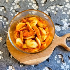 A picture of Garlic Pickle.