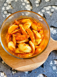 A picture of Garlic Pickle.