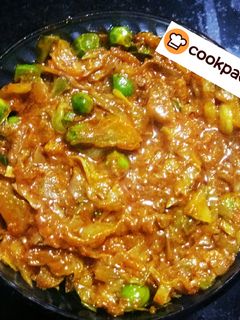 गोभी और मटर की सब्जी (gobi aur matar ki sabzi recipe in Hindi) रेसिपी मुख्य फोटो