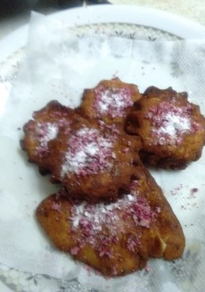रवा और मैदे की मीठी टिक्की (rava aur maide ki meethi tikki recipe in hindi) रेसिपी मुख्य फोटो