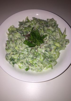 صورة لوصفة سلطه خيار خس بالصوص🥒😋