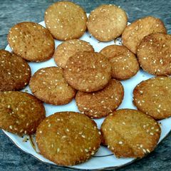 A picture of Gur pare / Gur papri / Gur mathari.
