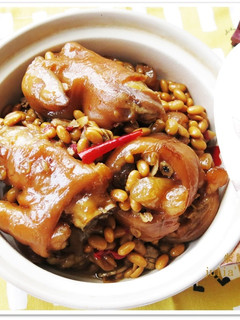 [黃豆燉豬腳] 先蒸後燒超簡單 的食譜成品照片