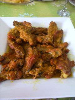 Una foto de Alas de pollo en salsa