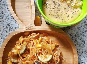 Hình của món Mỳ ý xào ếch sốt cà chua.