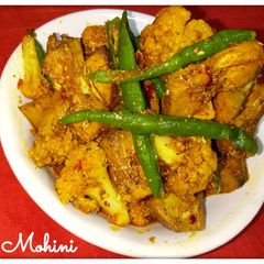 A picture of Gobi kathal ka achar.