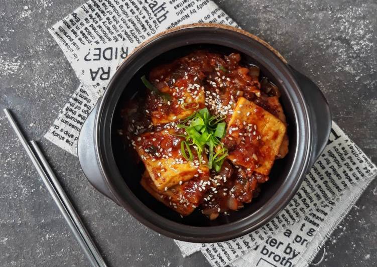 Dubu Jorim (Korean Spicy Braised Tofu)