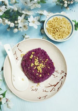 Hình của món Xôi khúc lá cẩm.