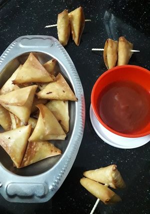 મીની સમોસા (Mini Samosa Recipe in Gujarati) રેસીપી મુખ્ય ફોટો