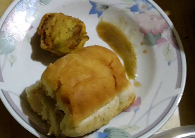 Mumbai Street Food Vada Pav Recipe – Food Star