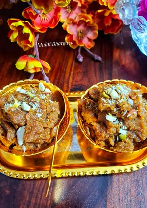सौंठ बेसन का हलवा रेसिपी मुख्य फोटो