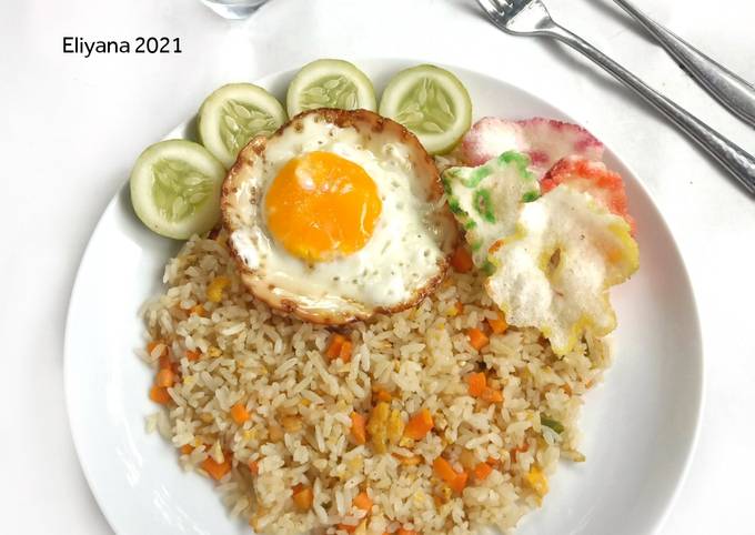 Resep Nasi goreng mentega oleh Eli Yana Dwi Lestari - Cookpad