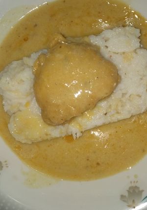 A picture of Pakore wali curry with khidchi.