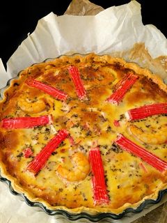 Una foto de Quiche marinera con surimi, langostinos y atún
