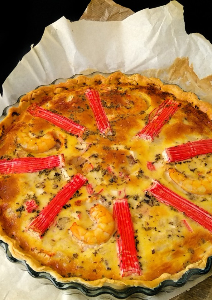 Una foto de Quiche marinera con surimi, langostinos y atún