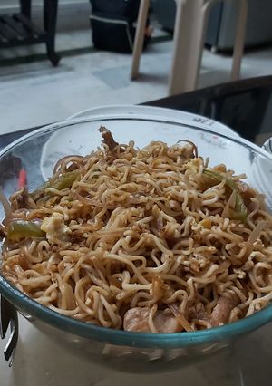 A picture of Chicken Chowmein.