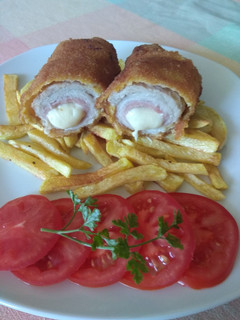 Cordon blue sültkrumplival recept fotója