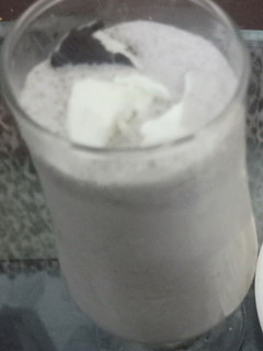 A picture of Vanilla oreo milkshake.