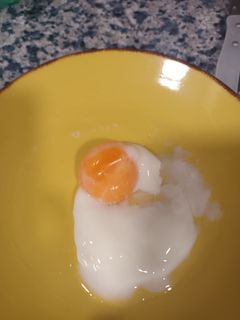 Una foto de Huevo frito al microondas sin aceite